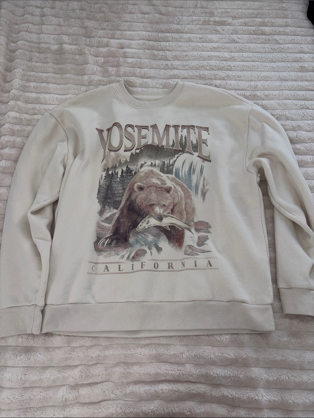Men’s Hollister Yosemite Graphic Crewneck Sweater - Cream